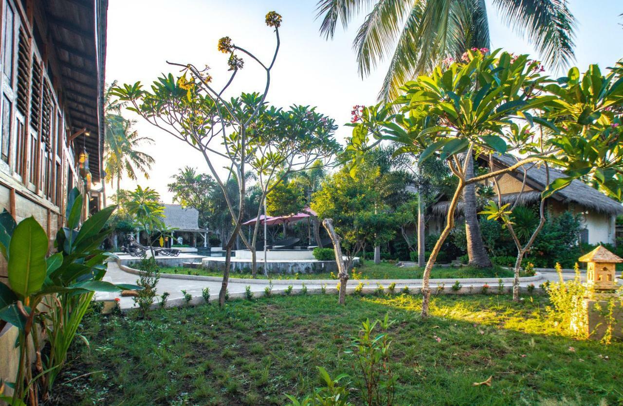 Salim Beach Resort Gili Air Bagian luar foto